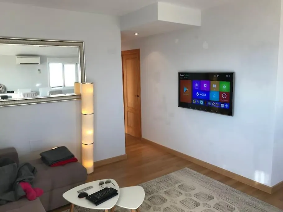 Апартаменты Carvajal, 2-Bedroom Sea View Penthouse Apt Фуэнхирола