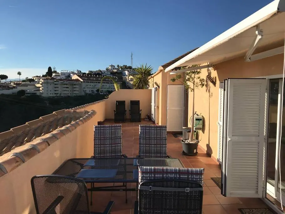 Carvajal, 2-Bedroom Sea View Penthouse Apt Фуэнхирола Апартаменты